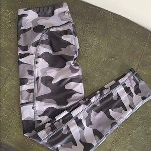 NEW! Maven Thread leggings